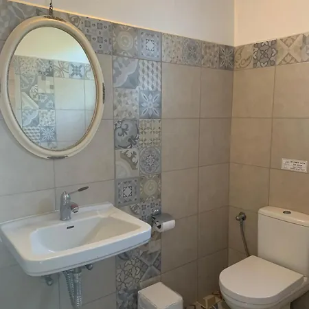 Nafsika Apartment *